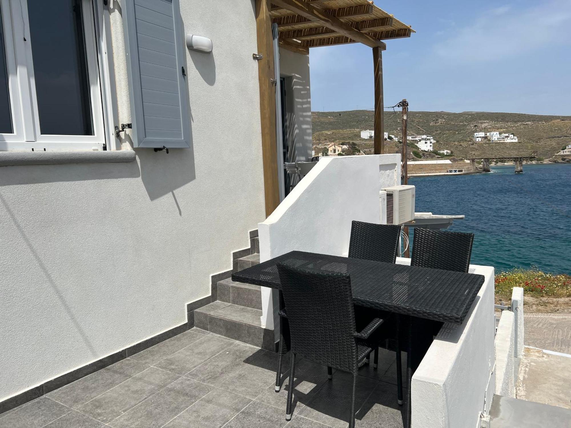 Theis Seafront Retreat - Loutra Seaview Bliss Loutra (Kythnos) Exterior photo