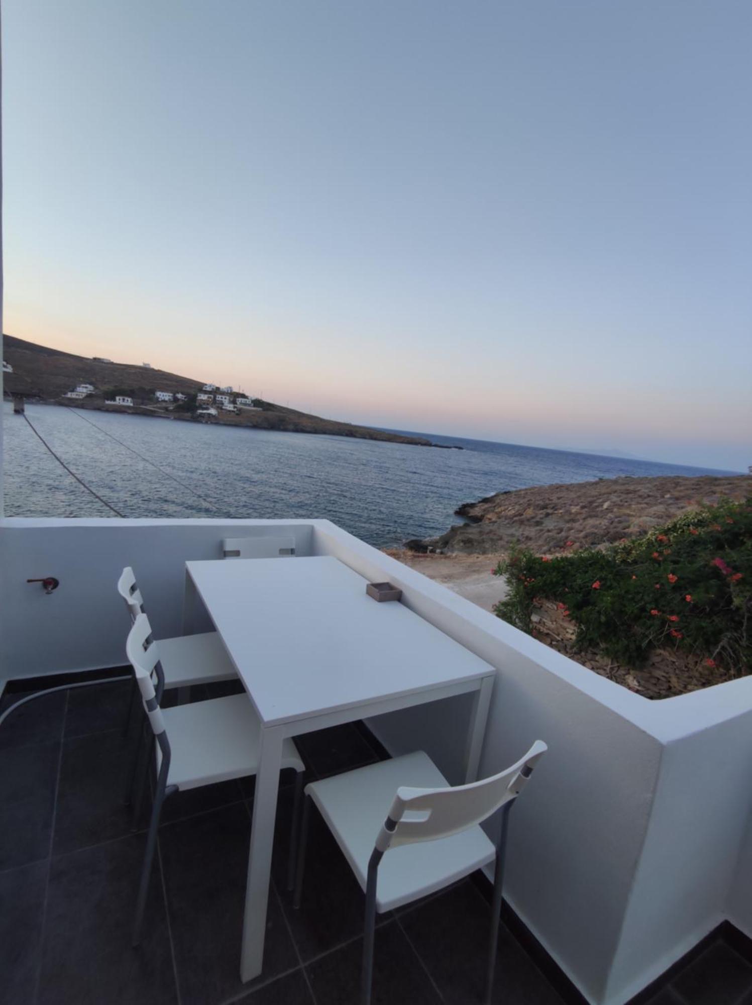 Theis Seafront Retreat - Loutra Seaview Bliss Loutra (Kythnos) Exterior photo