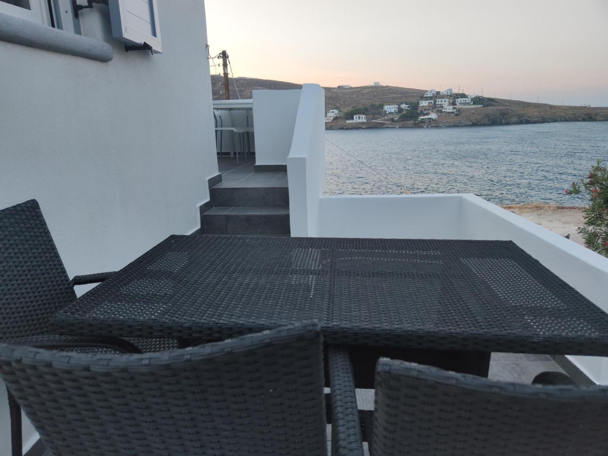 Theis Seafront Retreat - Loutra Seaview Bliss Loutra (Kythnos) Exterior photo